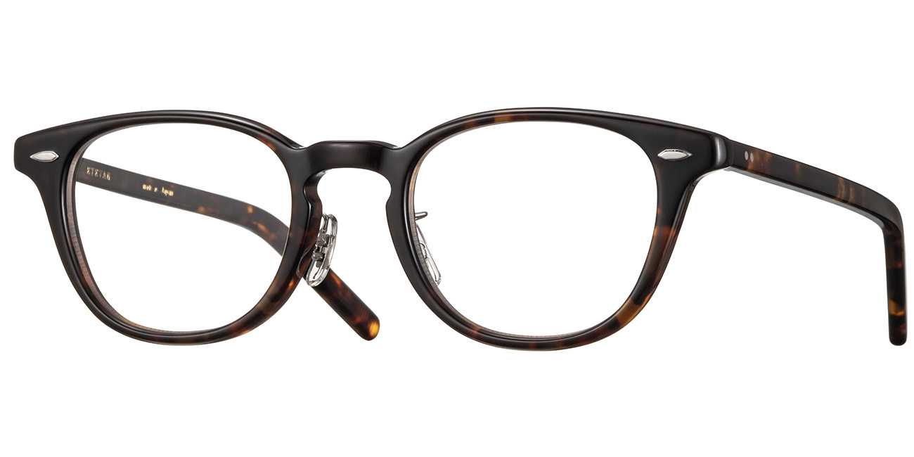 Model Webb in Tortoise